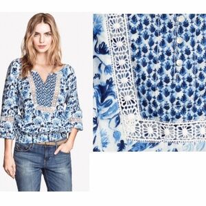 H&M LOGG Cotton Floral Print Lace Trim Peasant Blouse Women's Size 6 White Blue